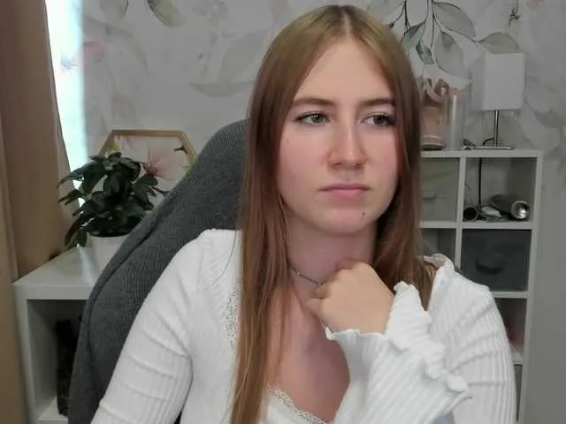 Live sex webcam photo for desireMegan #291844601