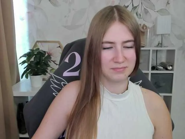 Live sex webcam photo for desireMegan #291885379