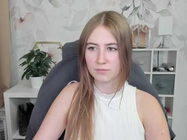 Live sex webcam photo for desireMegan #291887069