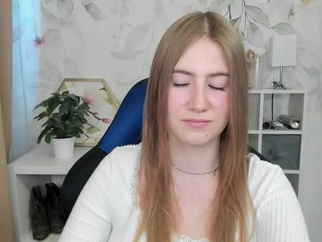 Live sex webcam photo for desireMegan #291945609