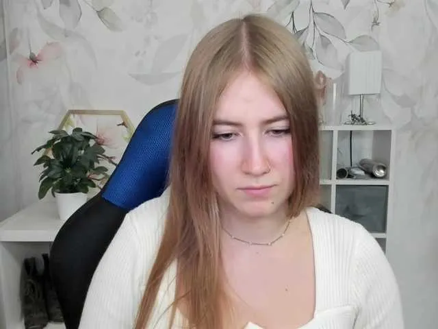 Live sex webcam photo for desireMegan #291968031