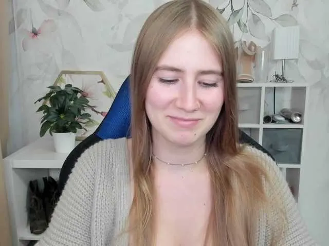 Live sex webcam photo for desireMegan #291975043