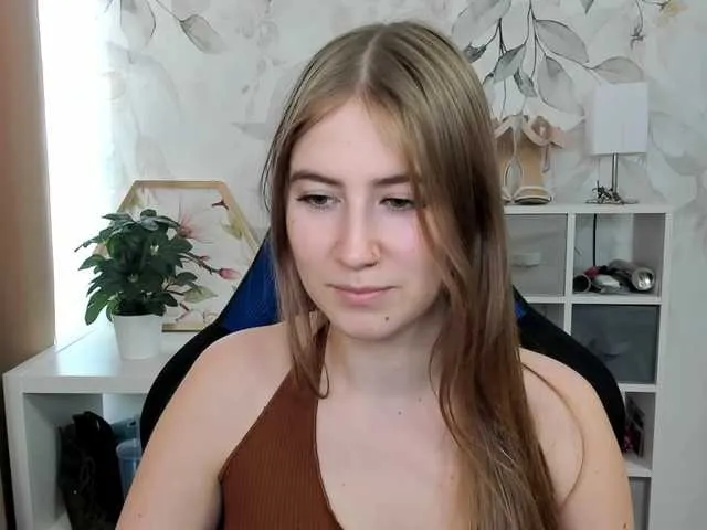 Live sex webcam photo for desireMegan #292055032