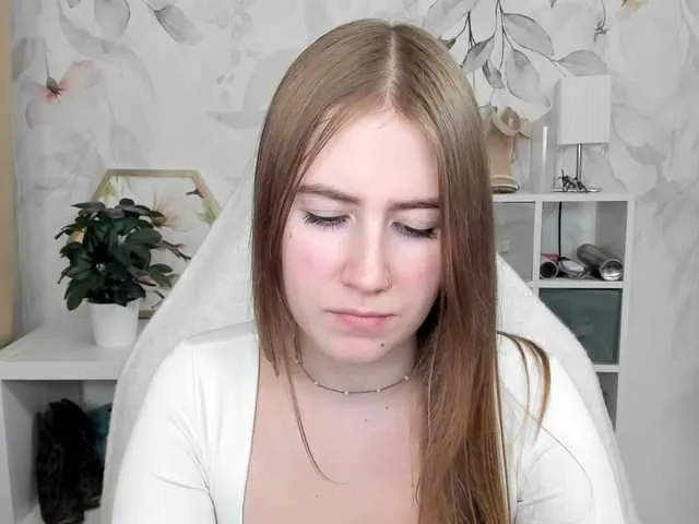 Live sex webcam photo for desireMegan #292163578