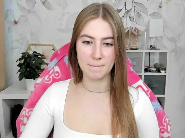 Live sex webcam photo for desireMegan #292181353