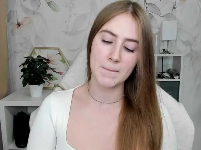 Live sex webcam photo for desireMegan #292262839