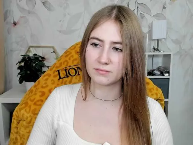 Live sex webcam photo for desireMegan #292296505