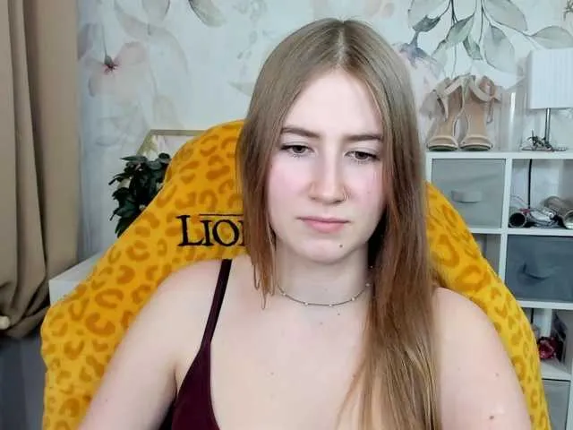 Live sex webcam photo for desireMegan #292308907