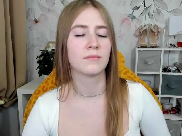 Live sex webcam photo for desireMegan #292342028