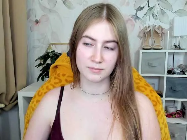 Live sex webcam photo for desireMegan #292348860