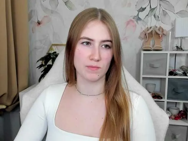Live sex webcam photo for desireMegan #292395833