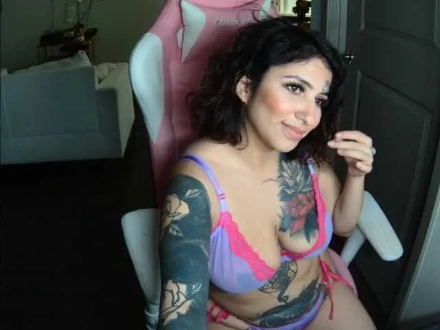 Live sex webcam photo for desititsworth #277201241