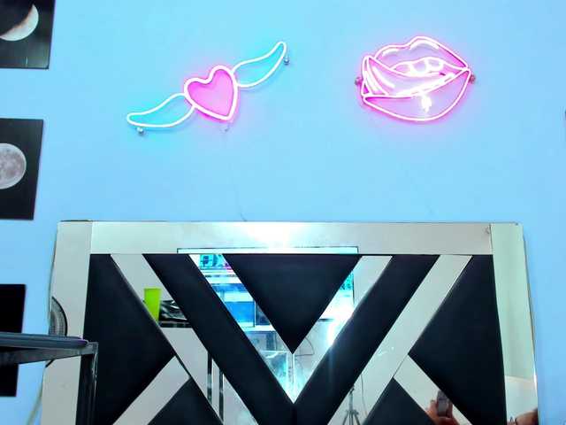 Live sex webcam photo for destinykhot #277179100