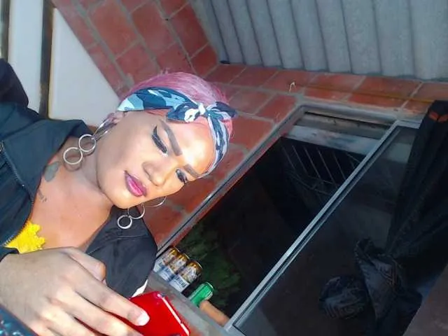 Live sex webcam photo for devilbigcockk #276344532