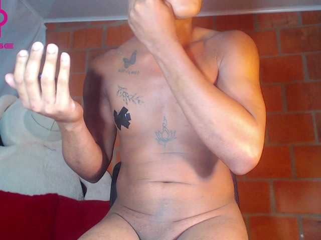 Live sex webcam photo for devilbigcockk #276563531