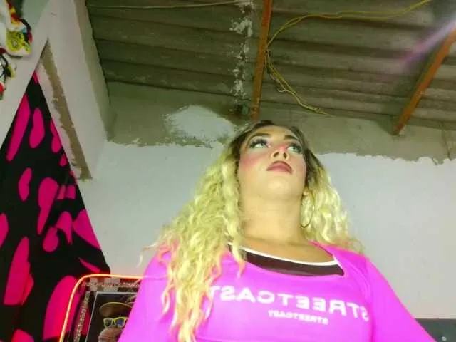 Live sex webcam photo for devilbigcockk #293262028