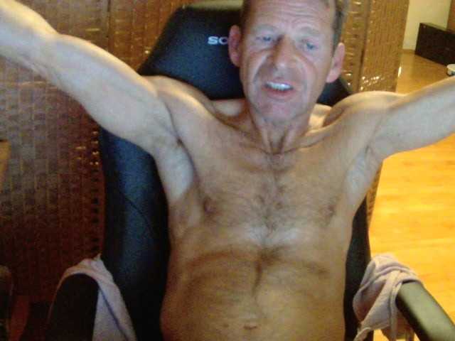 Live sex webcam photo for dfrxxx1 #277025275