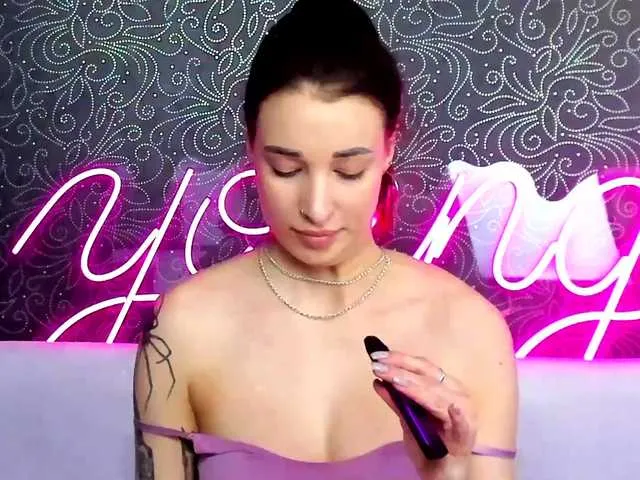 Live sex webcam photo for di-young #273106583
