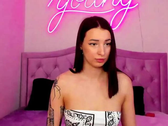 Live sex webcam photo for di-young #273345613
