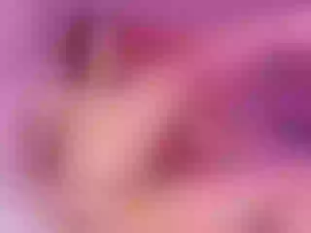 Live sex webcam photo for di-young #273590193
