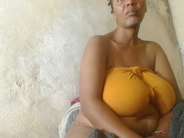 Live sex webcam photo for diamondboobs44dddx #292631504