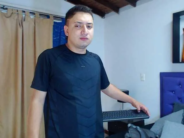 Live sex webcam photo for diegohairyman #290771686