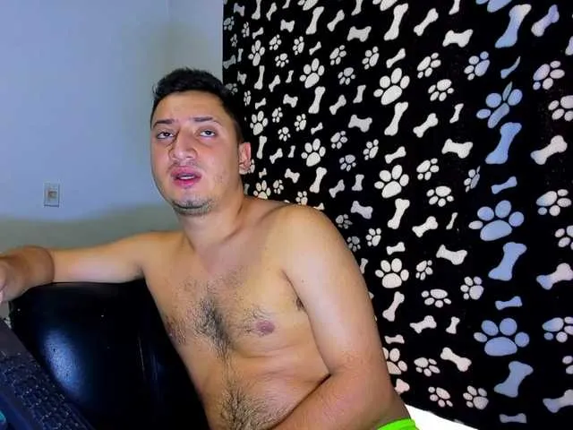 Live sex webcam photo for diegohairyman #291495815