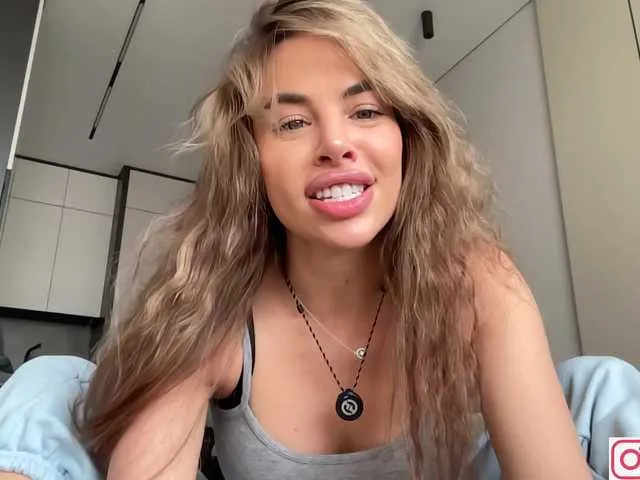 Live sex webcam photo for diffgirls1-1 #292221438