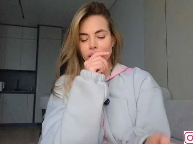 Live sex webcam photo for diffgirls1-1 #292402152