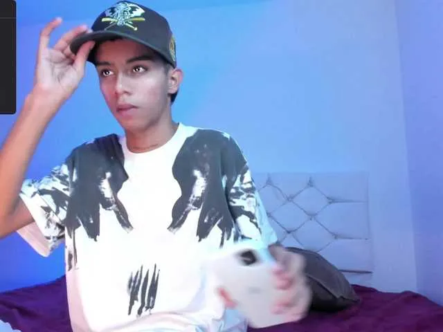 Live sex webcam photo for dikey-62 #278156870