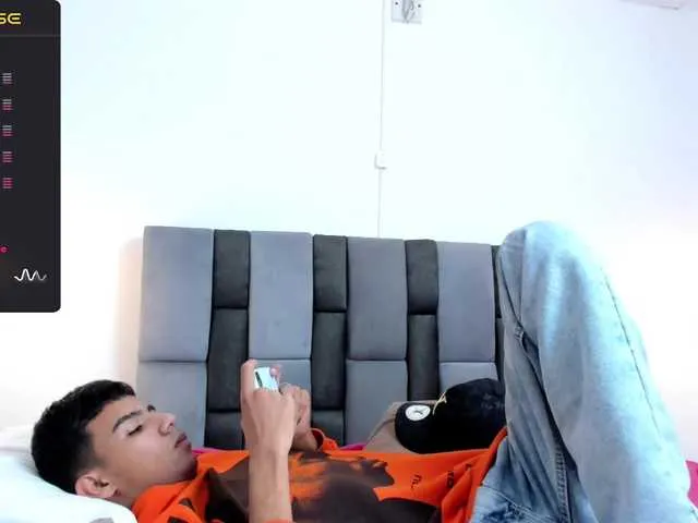 Live sex webcam photo for dikey-62 #278267107