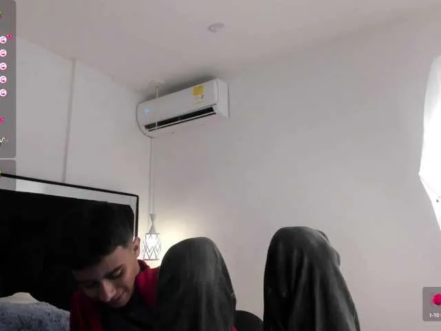 Live sex webcam photo for dikey-62 #278290294