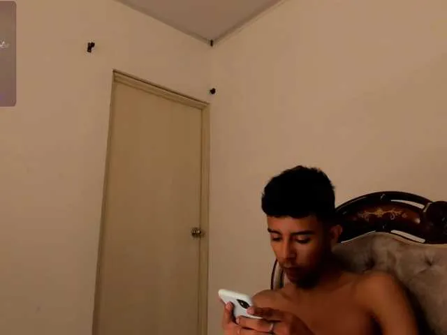 Live sex webcam photo for dikey-62 #280112415