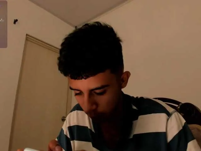 Live sex webcam photo for dikey-62 #280302773