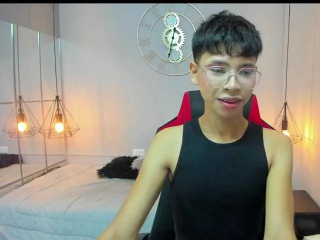 Live sex webcam photo for dilan-911 #291483626