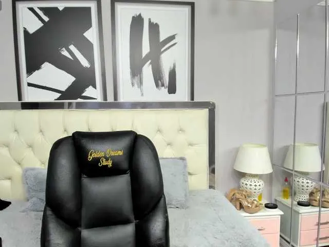 Live sex webcam photo for dilan-911 #291603297