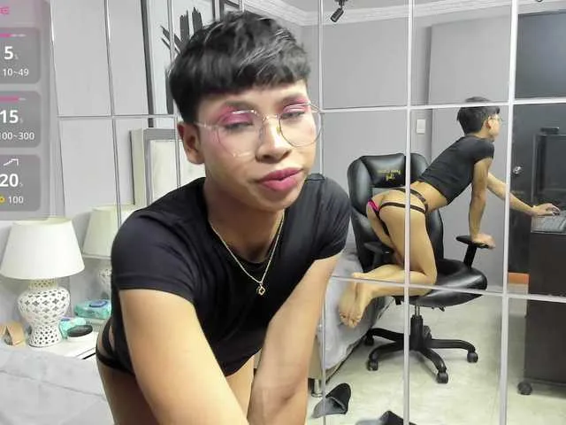 Live sex webcam photo for dilan-911 #291695026