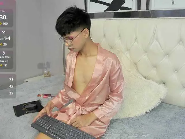 Live sex webcam photo for dilan-911 #291768908