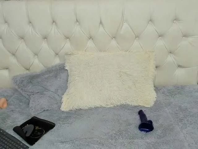 Live sex webcam photo for dilan-911 #291774654