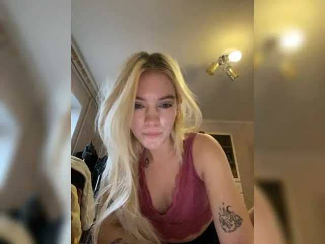 Live sex webcam photo for dindindi1 #276620297