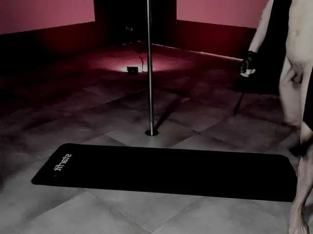 Live sex webcam photo for dirty-boss #291650411