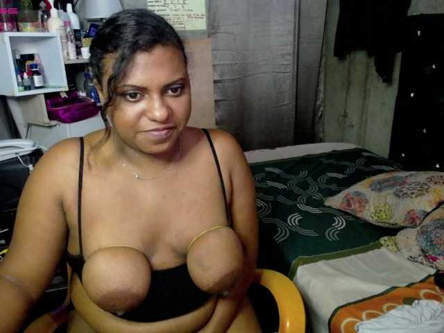 Live sex webcam photo for dirty-lady2 #271886867