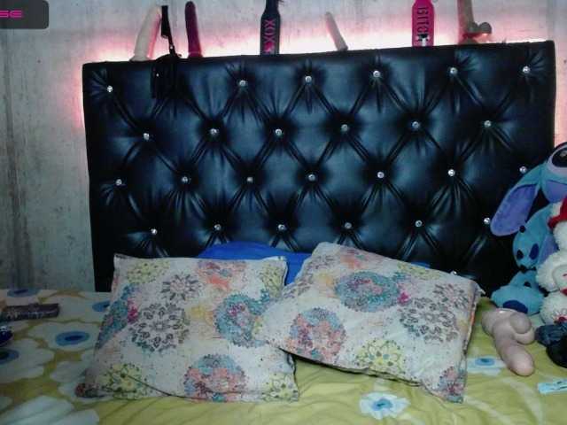 Live sex webcam photo for dirty-lady2 #271963238