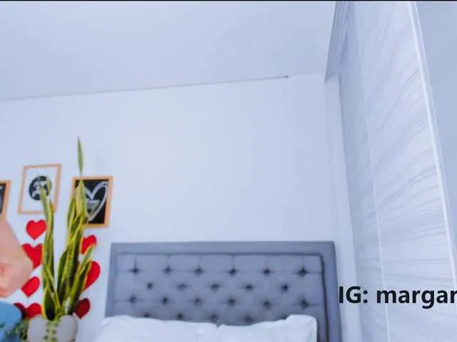 Live sex webcam photo for dirtycouple02 #290714337