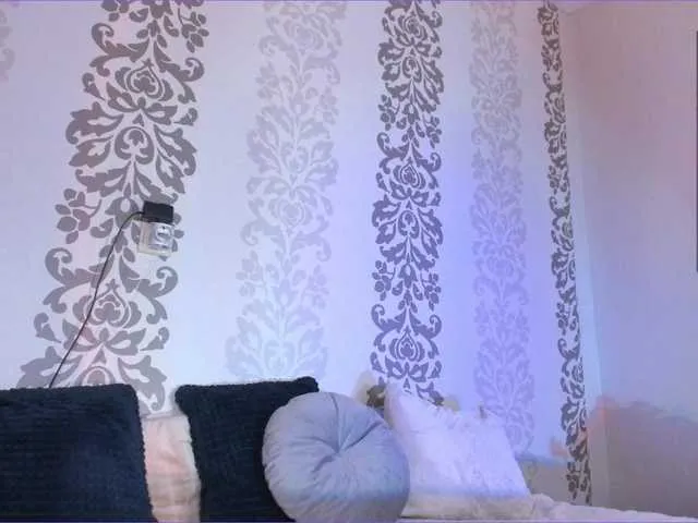 Live sex webcam photo for diva-cam #279523125