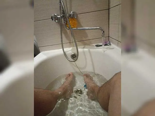 Live sex webcam photo for divine-hell69 #275622198