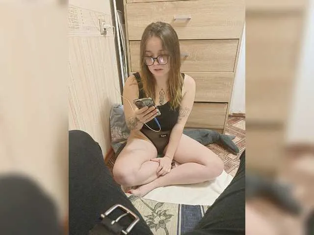 Live sex webcam photo for divine-hell69 #276866188