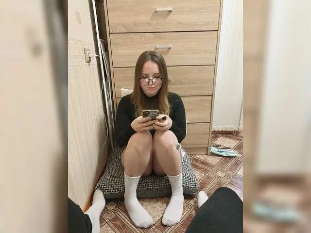 Live sex webcam photo for divine-hell69 #277111445