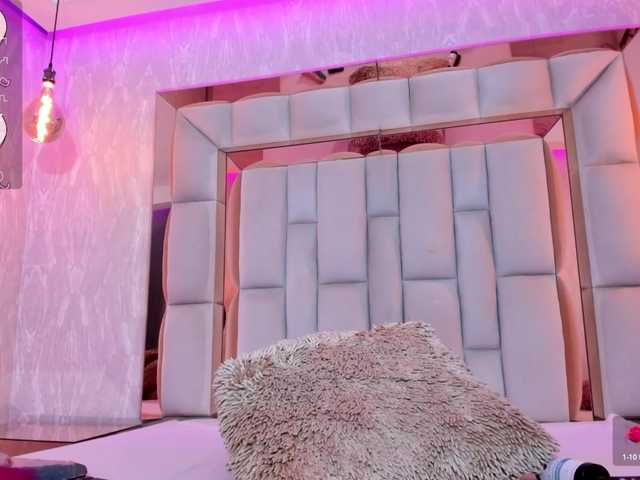 Live sex webcam photo for dixxiee #277828808