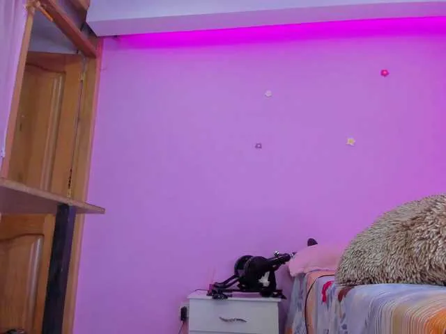 Live sex webcam photo for dixxiee #291449604